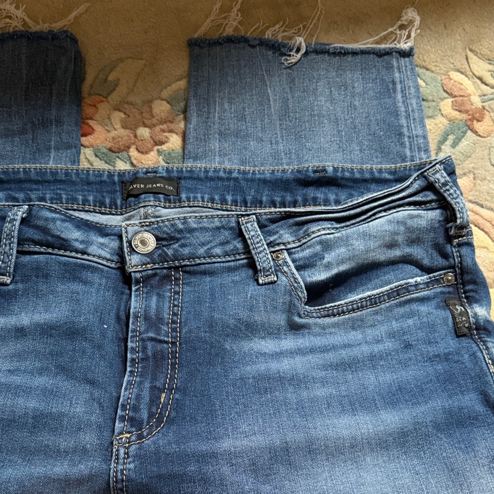 Silver Jeans Women's Blue Cropped Jeans